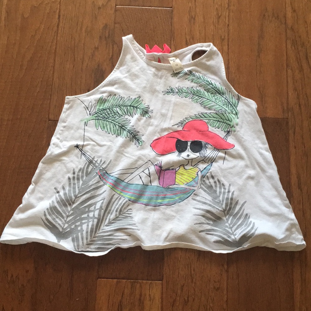 White pretty tank top with pretty design